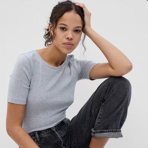 GAP Modern Crewneck Half Sleeve T-Shirt - XS